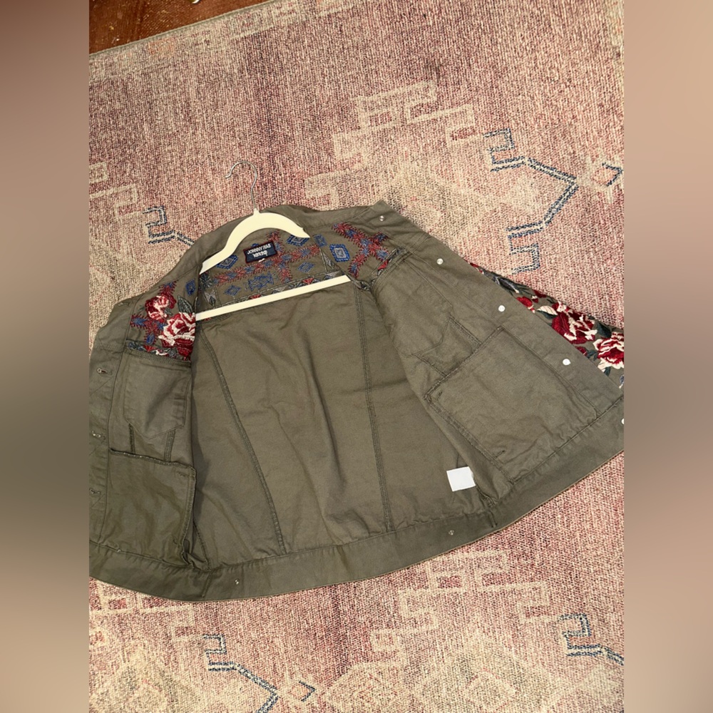 Johnny Was green khaki embroidered floral denim jean jacket roses size small - Picture 3 of 10